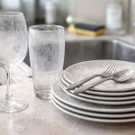 Γιατί τα αγαπημένα σας ποτήρια και πιάτα χάνουν τη λάμψη τους ακόμη και μετά από σχολαστικό πλύσιμο unnamed-file.png